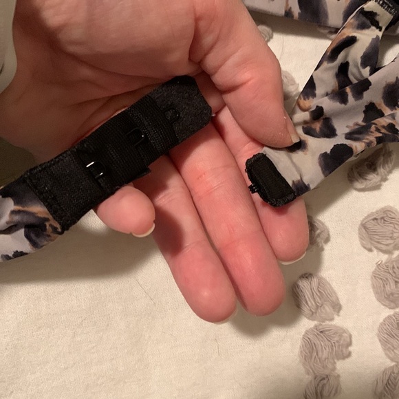 34A Victoria Secret Bra - Picture 3 of 6